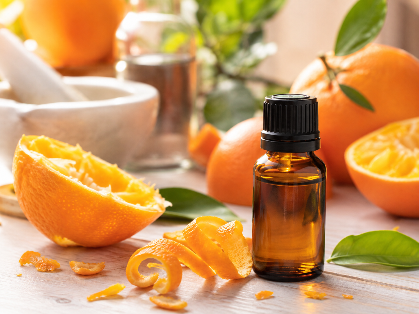 huile essentielle d'orange douce, zestes pressés, flacon ambré