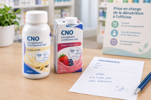CNO et dénutrition : critères HAS et interactions Compléments nutritionnels oraux (CNO) en flacon et en brique posés à côté d'une ordonnance, illustrant la prise en charge de la dénutrition à l'officine